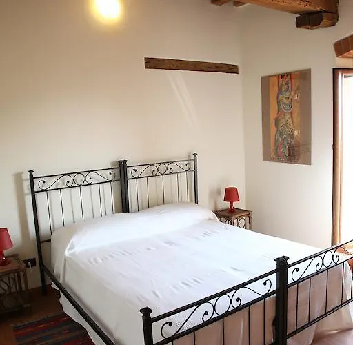 Oda ve Kahvaltı Stradivari 3*