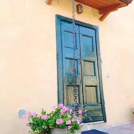 Stradivari فندق مبيت وإفطار